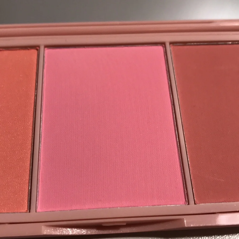 Kim chi chic cheeky 3-some blush trio in just a pinch NEW